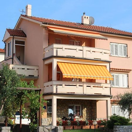 Apartman Ruza คิร์ก ภายนอก รูปภาพ