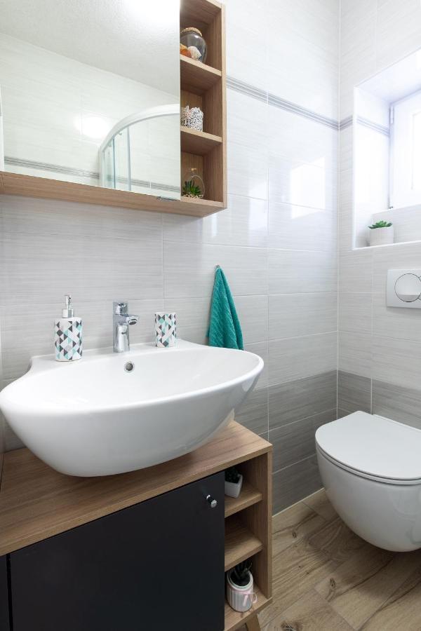 Apartman Ruza คิร์ก ภายนอก รูปภาพ