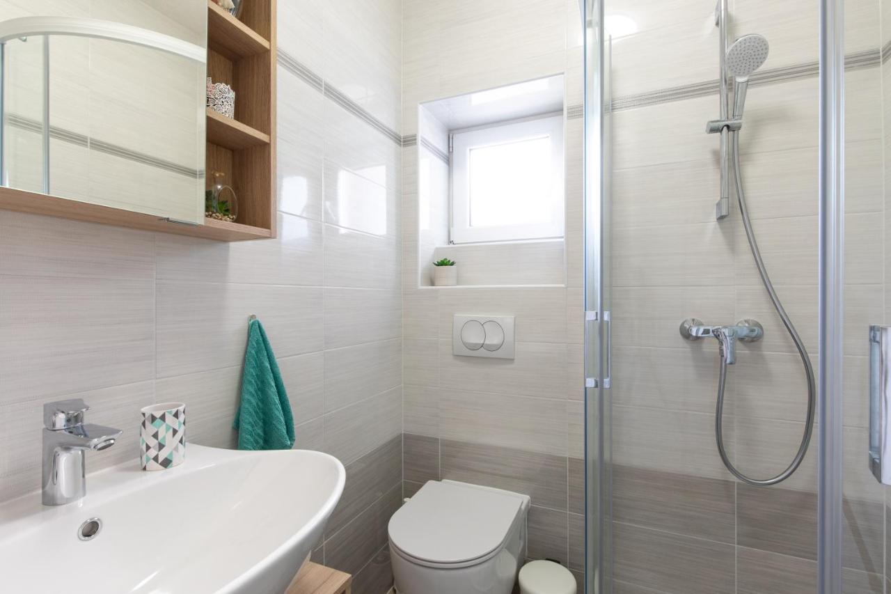 Apartman Ruza คิร์ก ภายนอก รูปภาพ