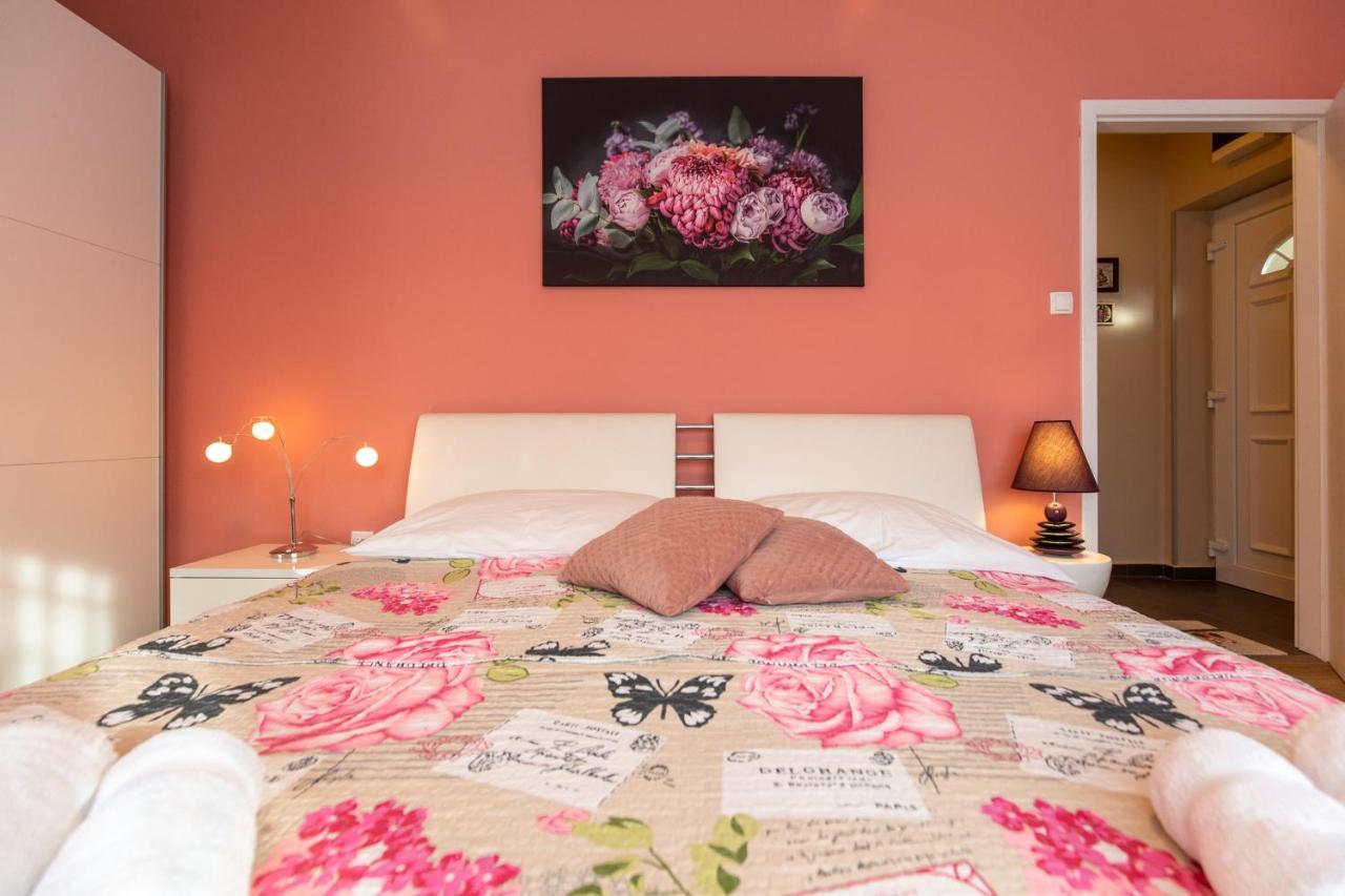 Apartman Ruza คิร์ก ภายนอก รูปภาพ