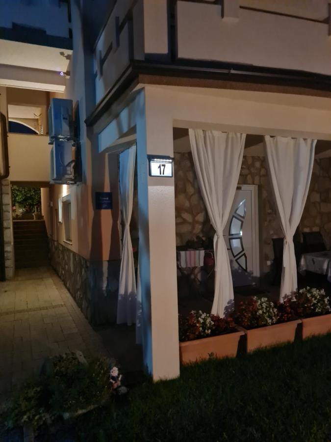 Apartman Ruza คิร์ก ภายนอก รูปภาพ
