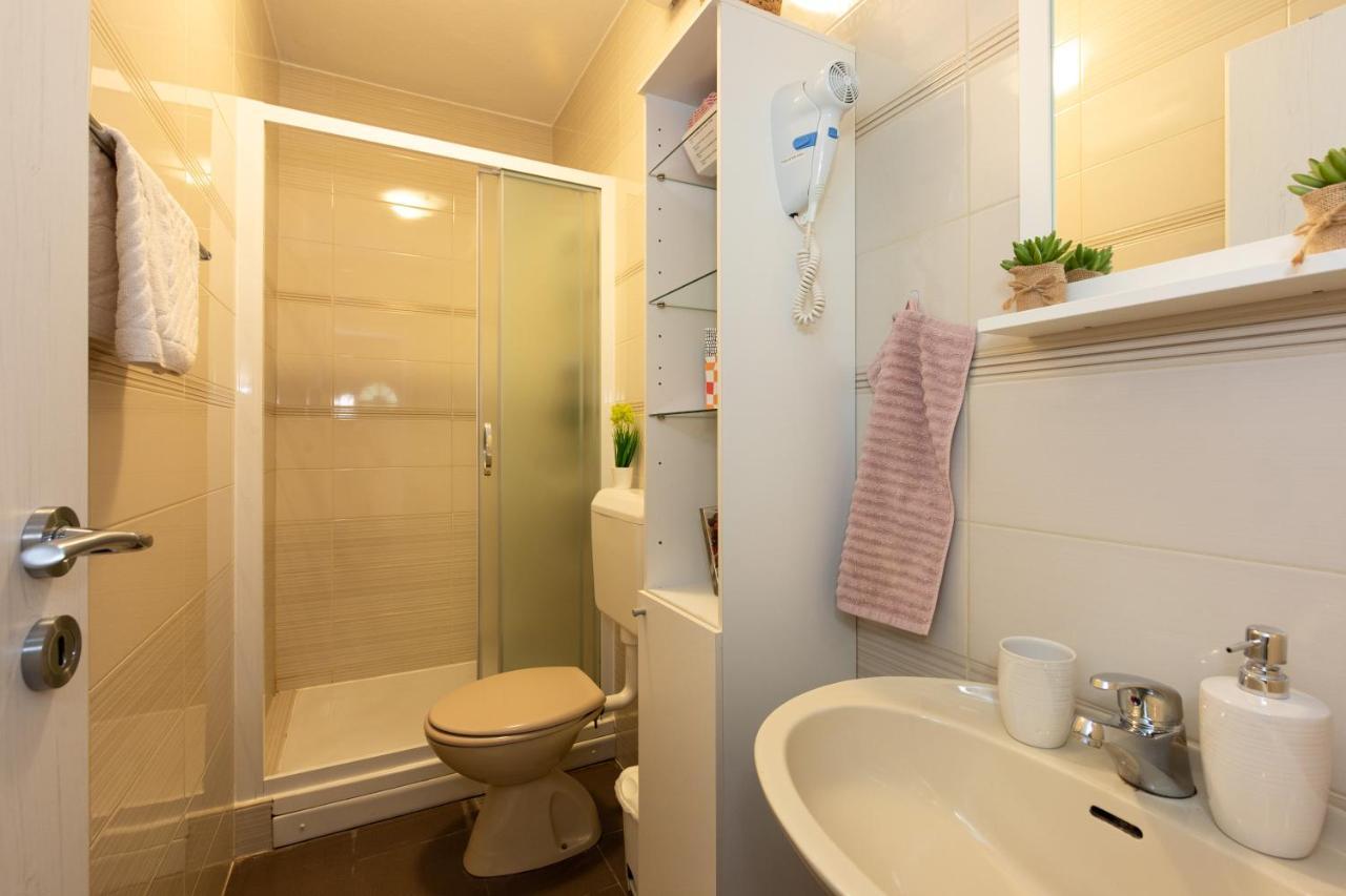 Apartman Ruza คิร์ก ภายนอก รูปภาพ