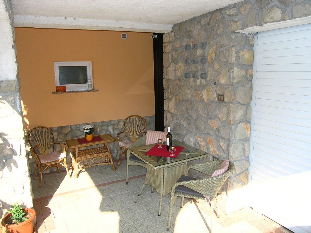 Apartman Ruza คิร์ก ภายนอก รูปภาพ